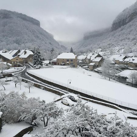 Gothique Cafe Otel Baume-les-Messieurs Dış mekan fotoğraf