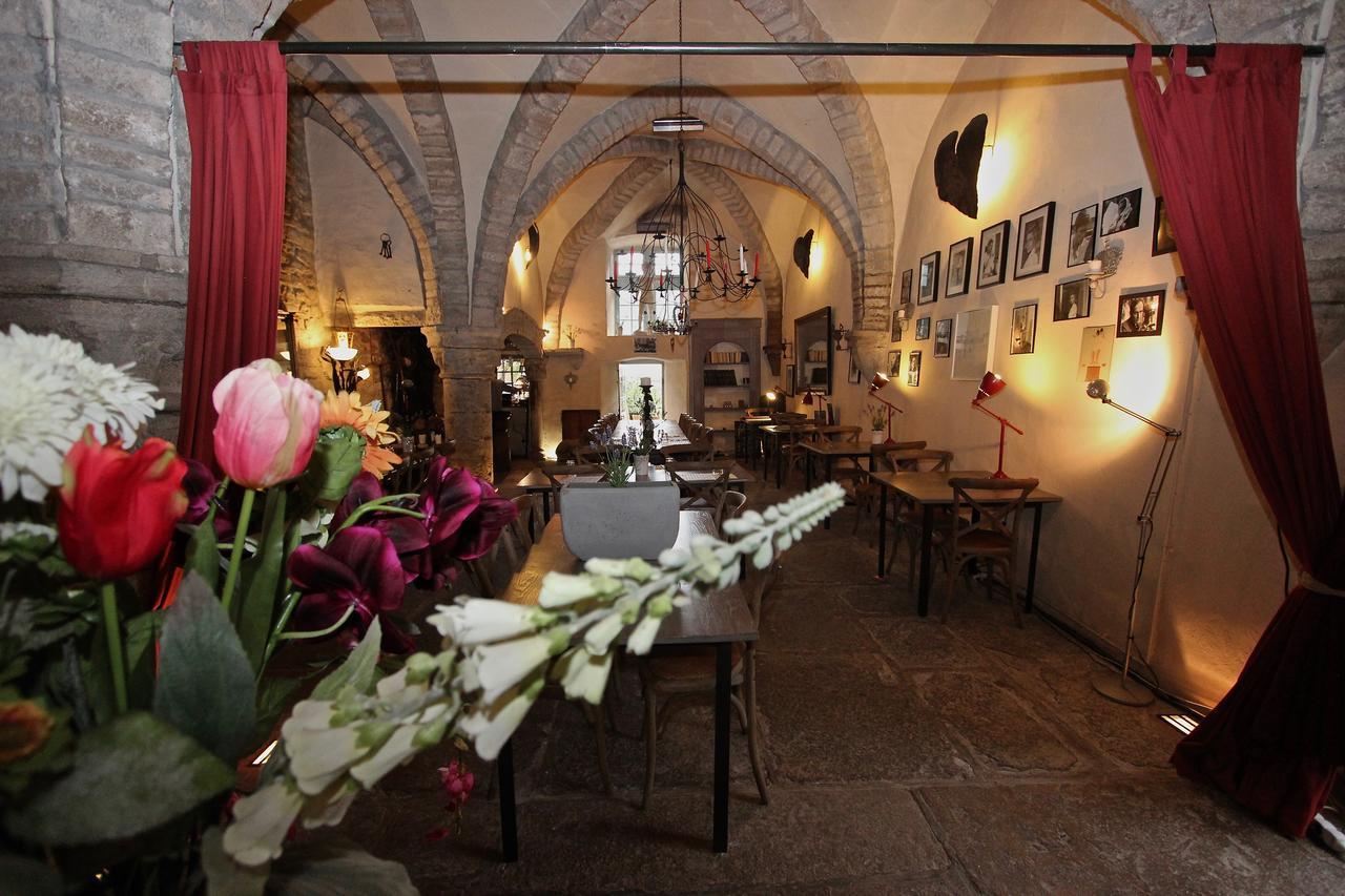 Gothique Cafe Otel Baume-les-Messieurs Dış mekan fotoğraf