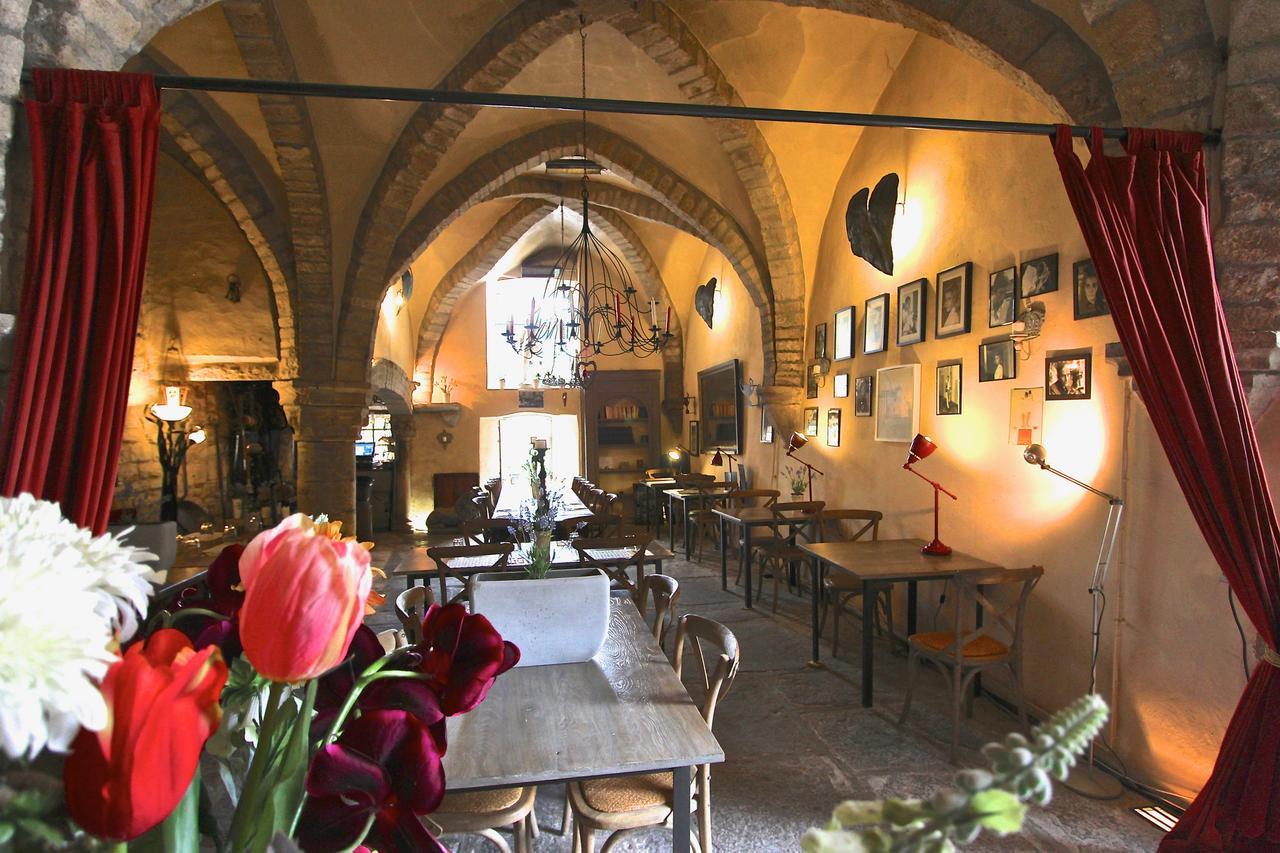 Gothique Cafe Otel Baume-les-Messieurs Dış mekan fotoğraf