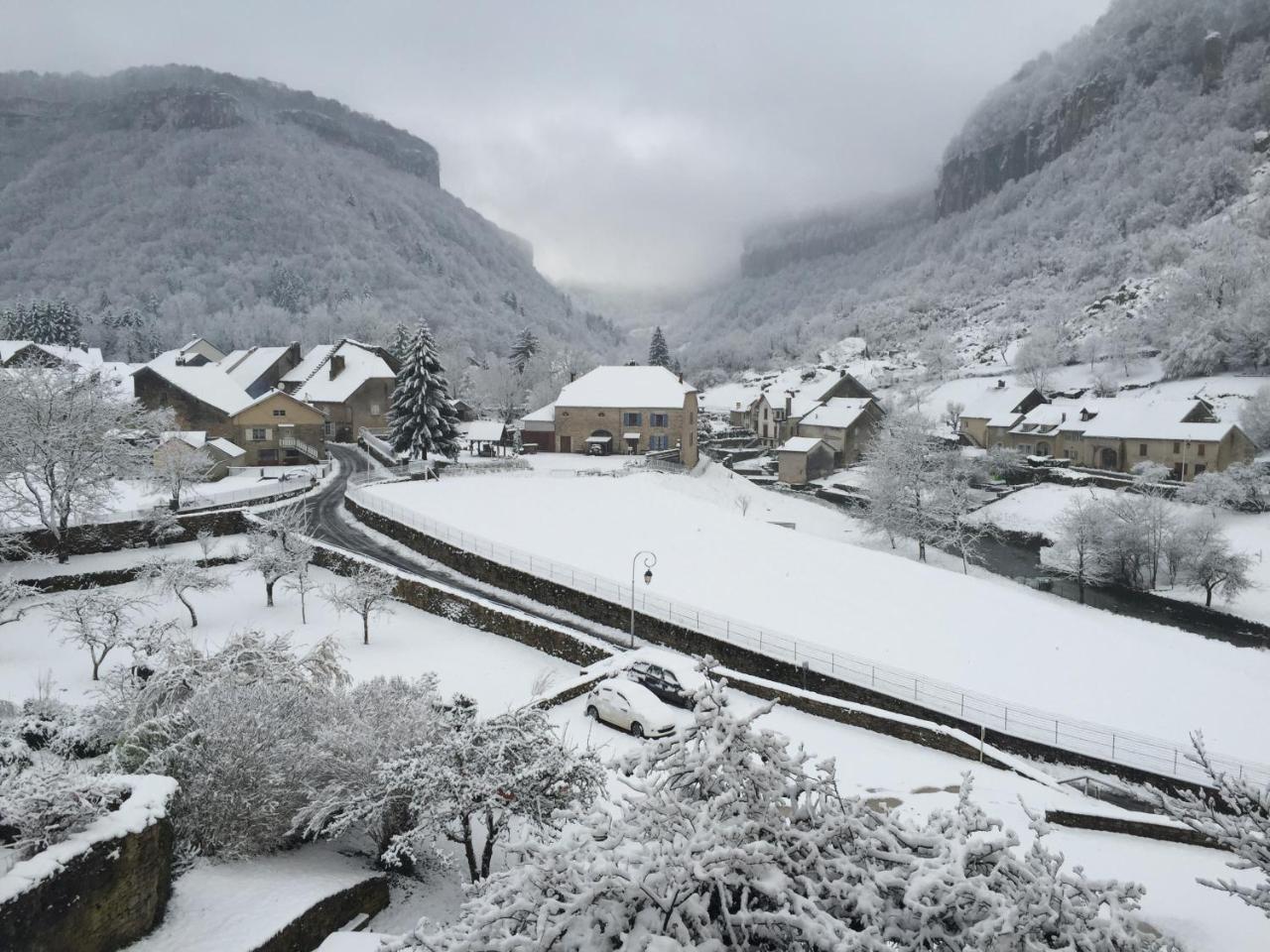 Gothique Cafe Otel Baume-les-Messieurs Dış mekan fotoğraf